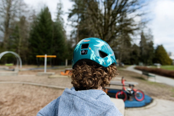 Lazer NutZ 2.0 KinetiCore Kids Bicycle Helmet in White with Butterflies