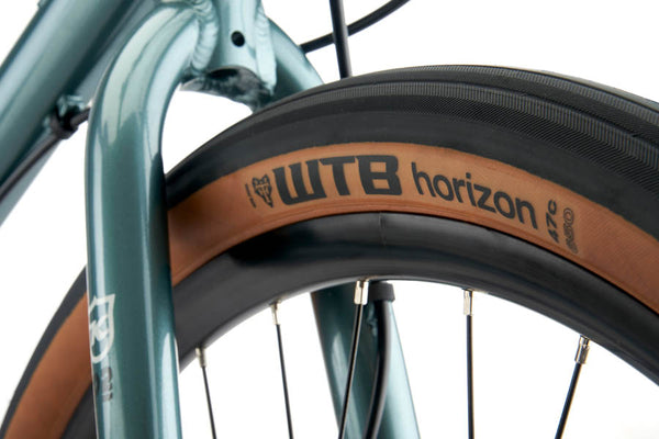 Kona Dew Plus Hybrid Bike in Gloss Green